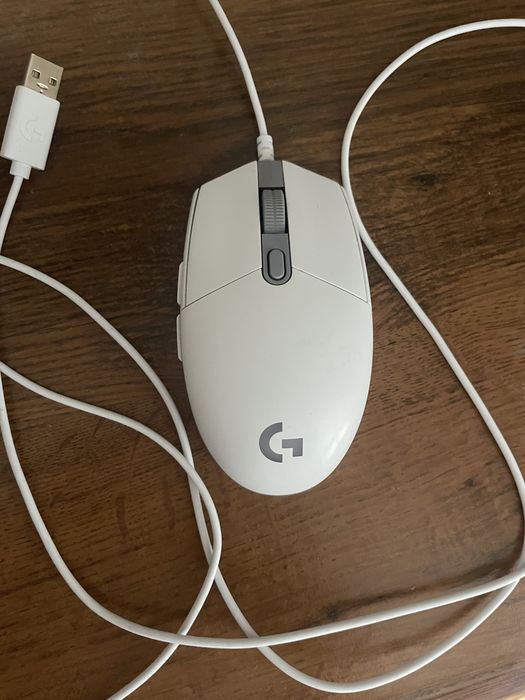 Игровая мышь Logitech G102 LightSync белый