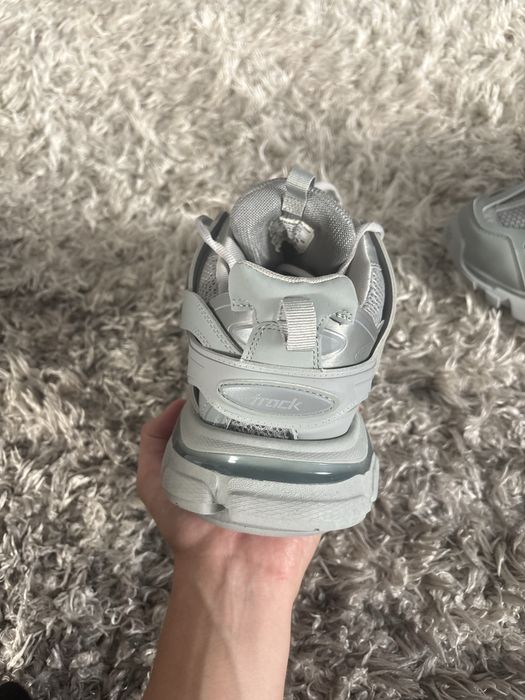 Balenciaga track
