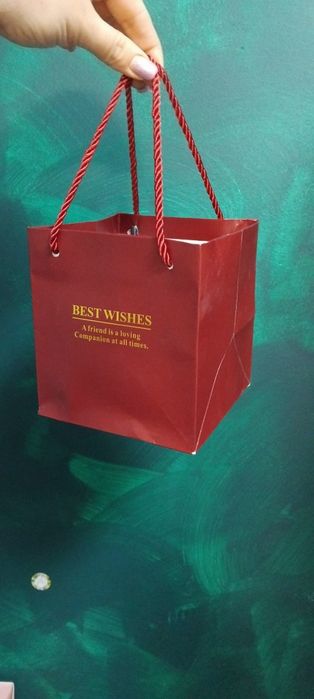 Cutie cadou cu flori de spuma