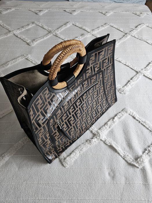 Geanta fendi model tote cel mai mare