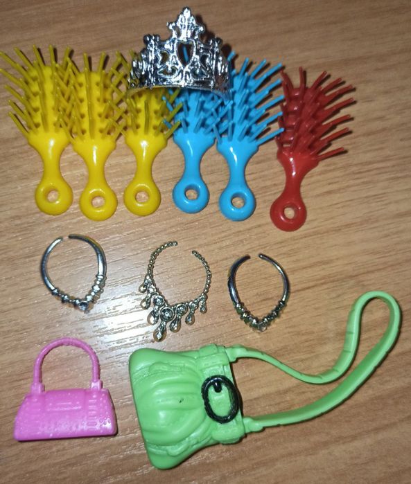 Обувь и аксессуары для Барби