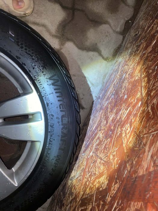 Jenti mercedes cu anvelope kumho de iarna