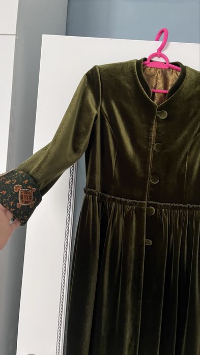 Сатылады, таза 2/3 рет киілген босқа тұр