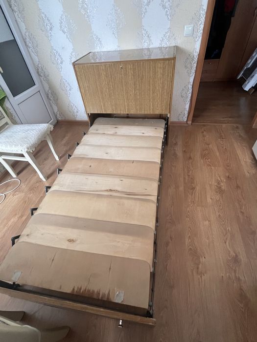 продам тумбо-кровать