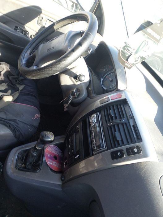 Vând sau schimb Hyundai