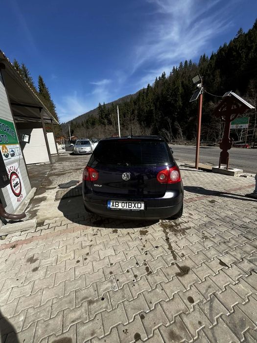 Vând golf 5 1.6 benzina an 2006