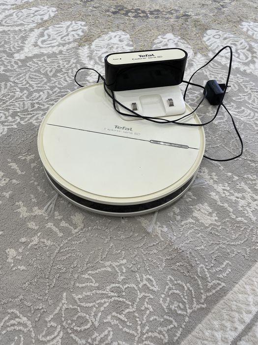 Продам робот пылесос