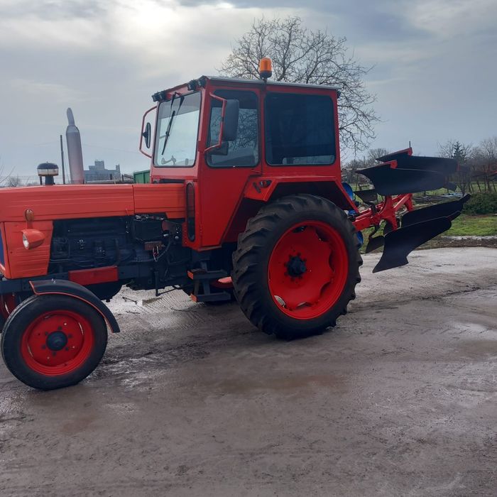 Se vinde tractor u 650