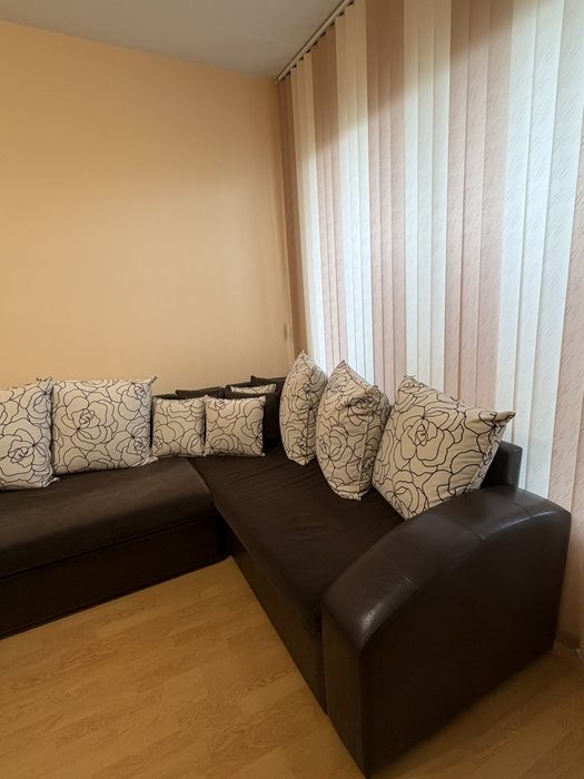 Ъглов диван спалня