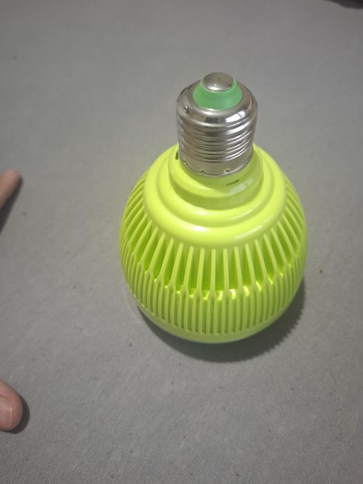 Продавам Music Bulb