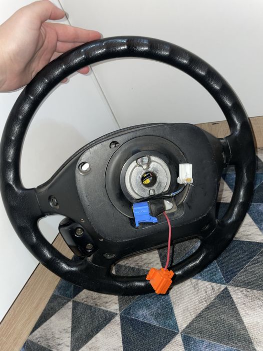 руль Mazda cronos