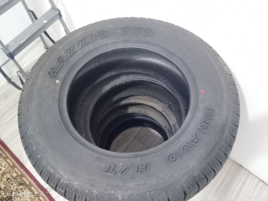 Продам покрышки на 17 новый..