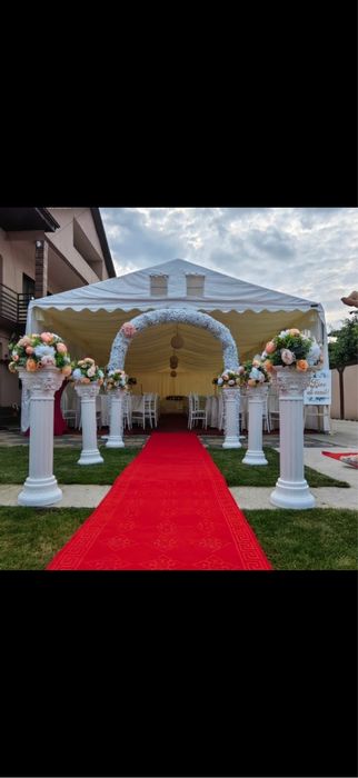 Corturi pentru evenimente .