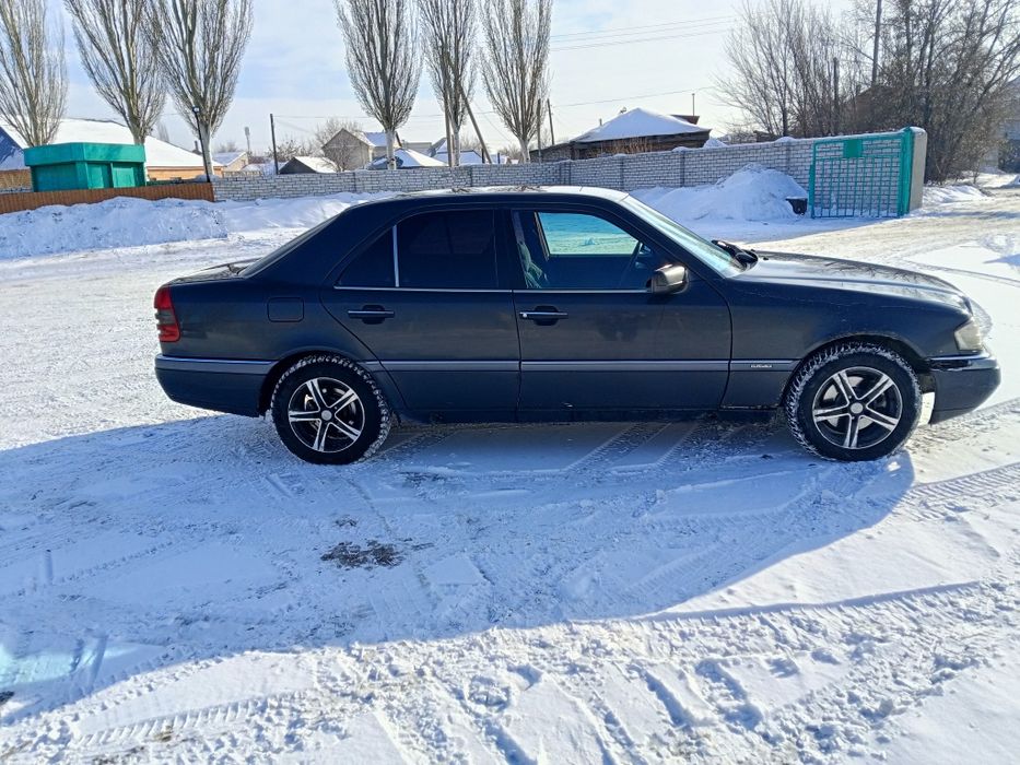 Продам Мерседес w 202 в хорошем состояний.