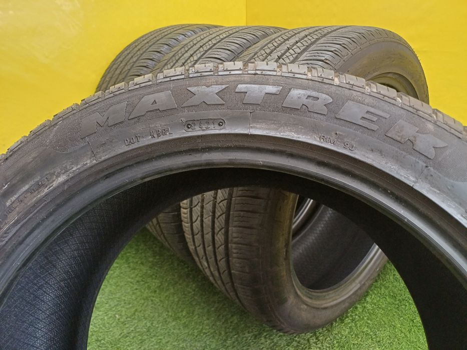 Шины 265/45 R20 Maxtrek комплект.