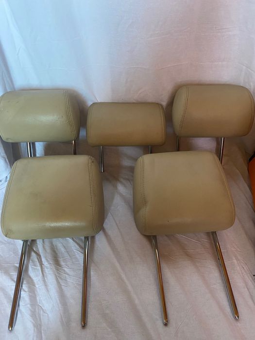 Jaguar XF 2012 година облегалки