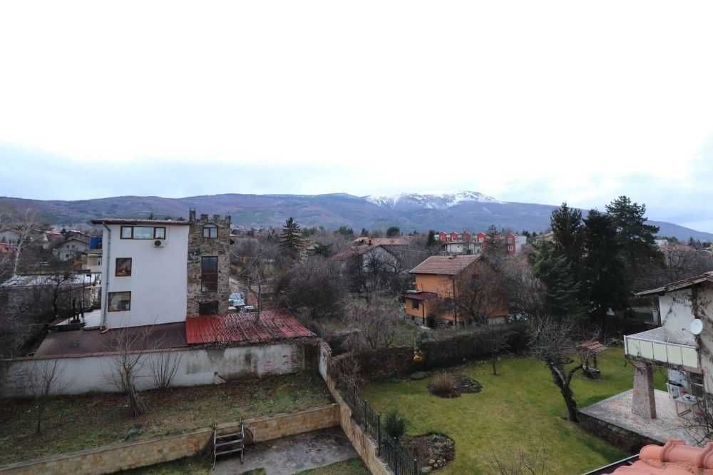 тристаен апартамент в Симеоново