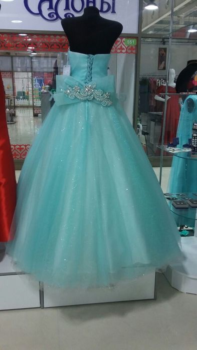 Продаётся нарядное платье