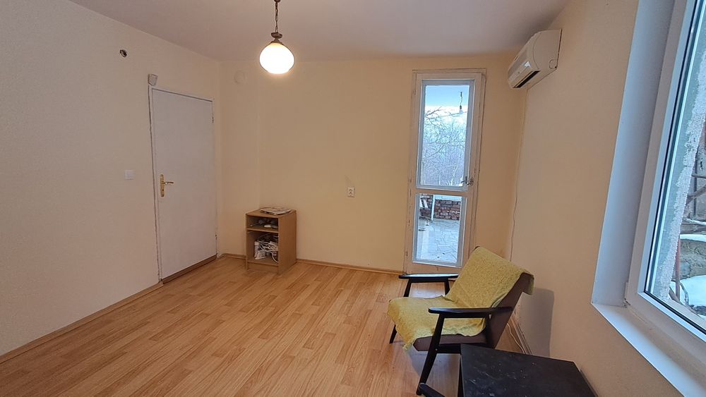 Дава се под наем Етаж от къща в с. Кокаляне, Област София-град - 86 кв.м за 306 € - Снимка #10