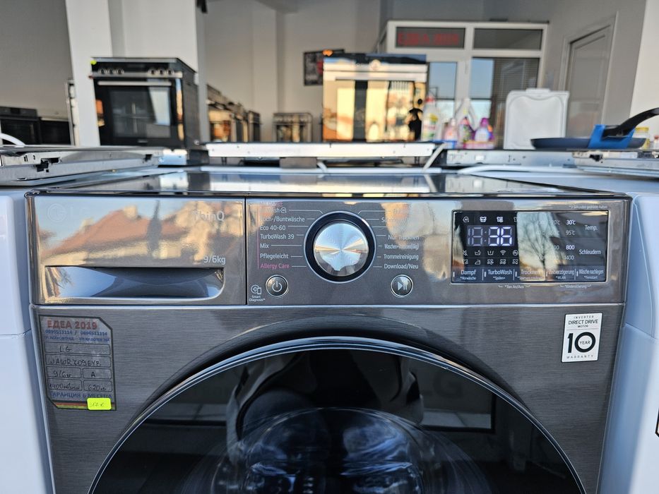 Комбинирана пералня със сушилня LG ThinQ