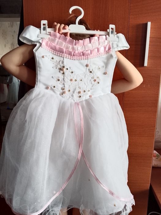 Нарядное платье для девочки