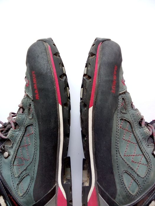 Трекинговые ботинки