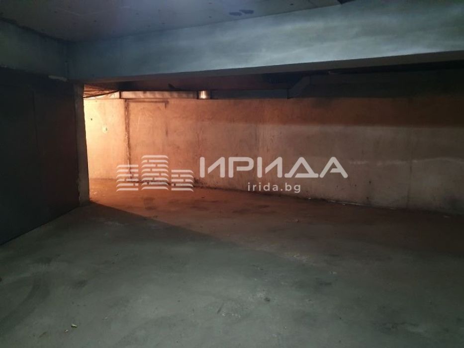 Продава се Тристаен апартамент в София, Център - 98 кв.м за 1978 €/кв.м - Снимка #11