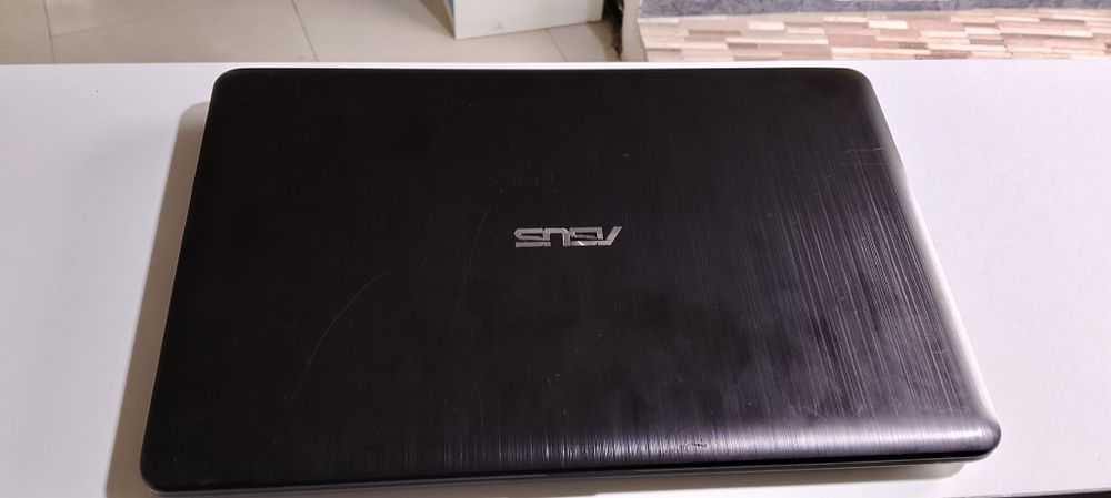 Asus Core i3 - 5005
