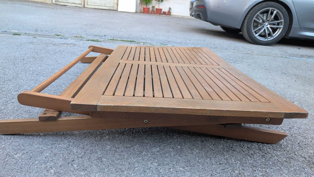 Дървена градинска маса