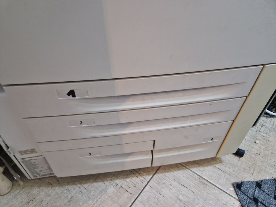 Vând imprimanta xerox wc 7755 laser color Workcenter, 
- imprimare col