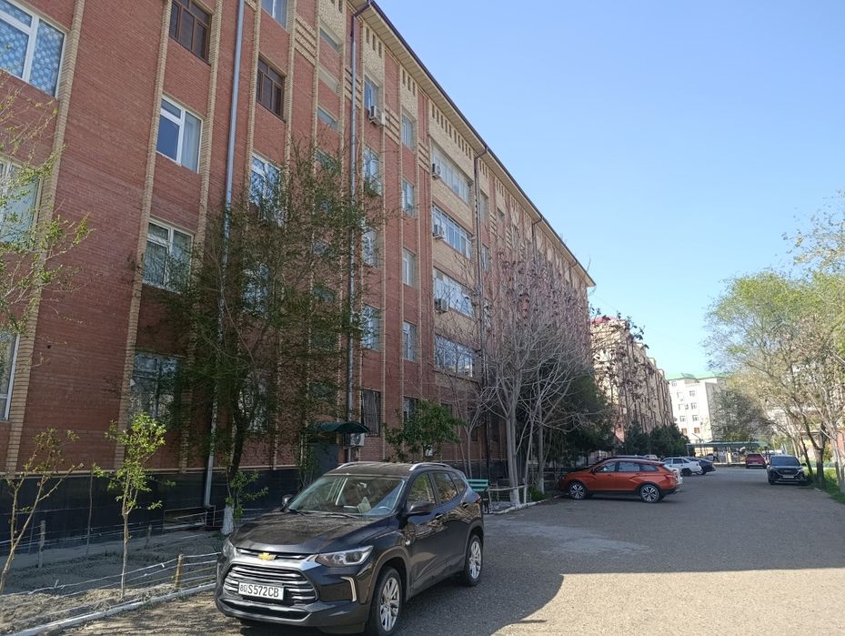 3 хонали 3 этаж Уй сотилади