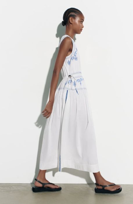 Rochie cu broderie Zara limited edition