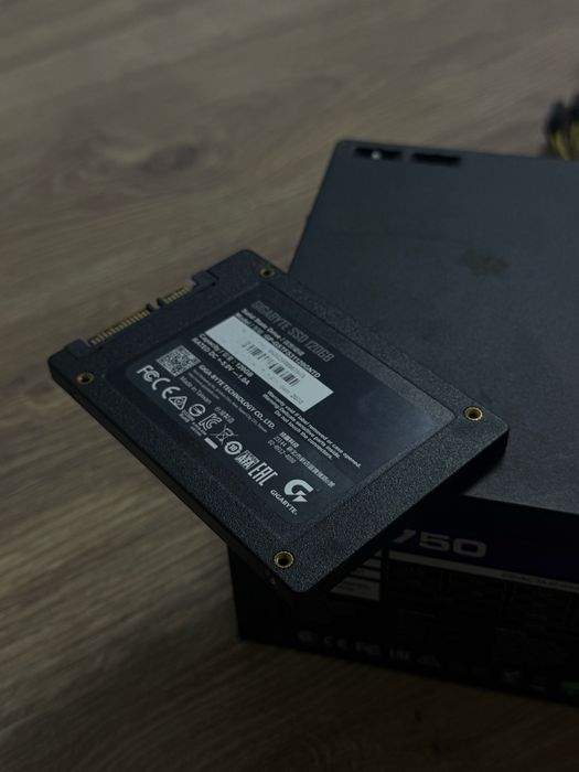 SSD Gigabyte 120 ГБ SATA