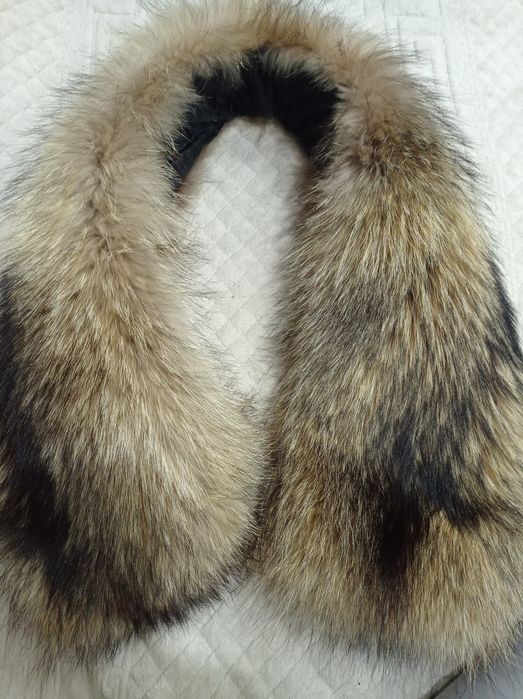 Меховой воротник енотовый