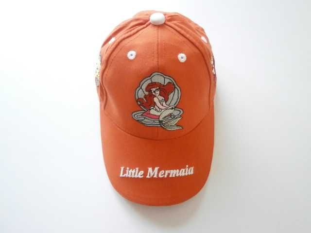 Бебешка шапка с козирка за момиче