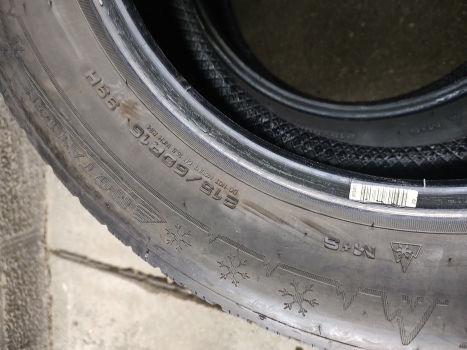 Vând 2 Cauciucuri 215/60/16 M+S Dunlop Import recent Germania