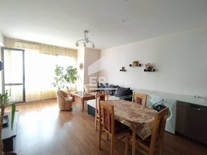 Дава се под наем Двустаен апартамент в Варна, Лятно кино Тракия - 65 кв.м за 332 € - Снимка #2