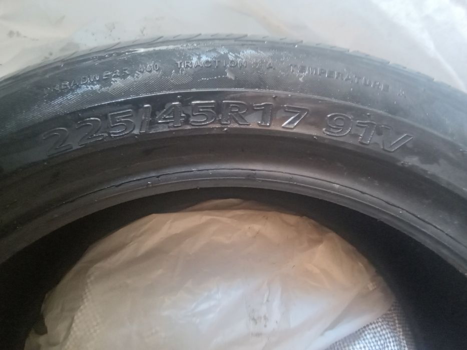 Продам комплект летних шин