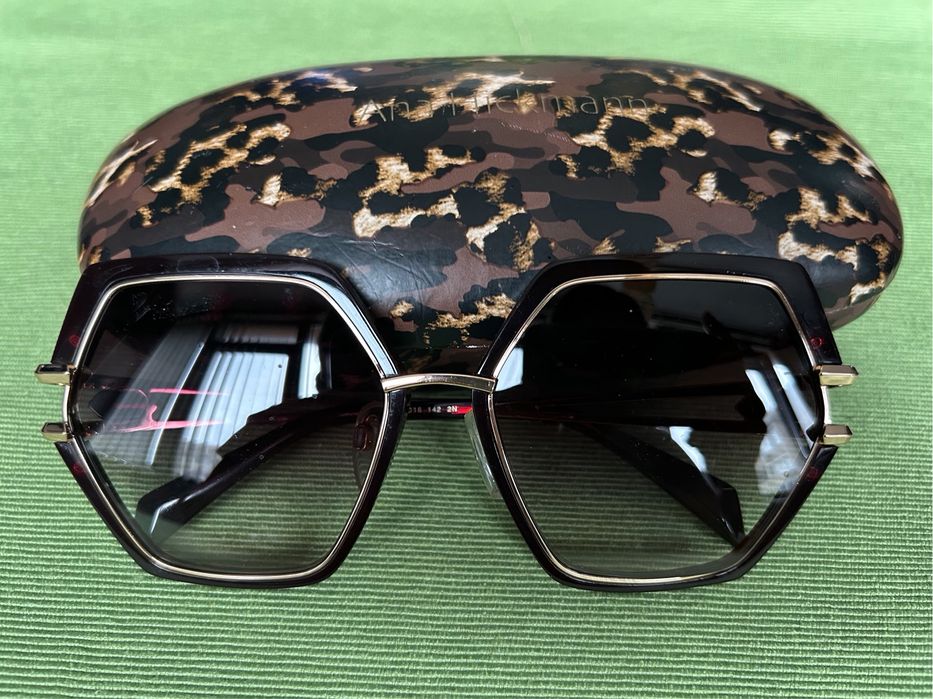 Слънчеви очила в цвят бордо на марката Ana Hickemann