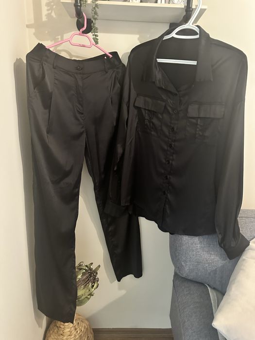 Червн сатенен сет