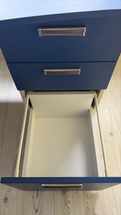 Детско бюро ПДЧ в син и светъл дървесен нюанс