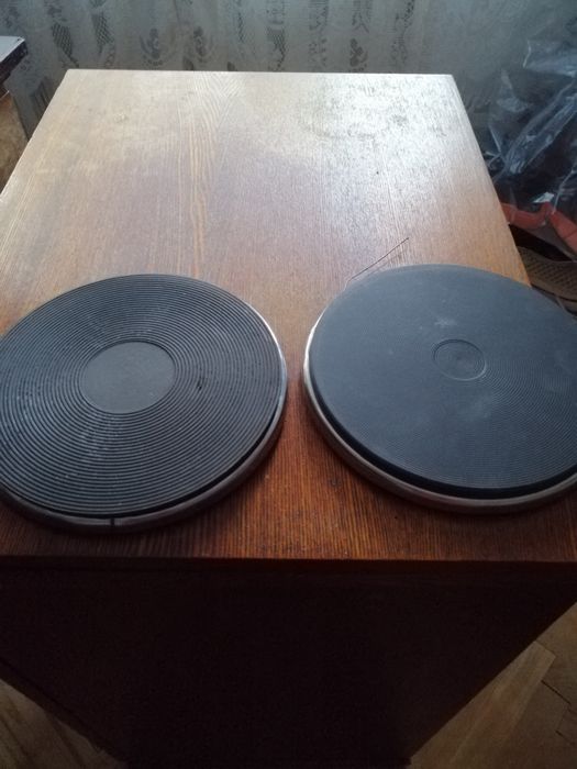 2 бр. чугунени плочи за котлон или печка   180mm нови