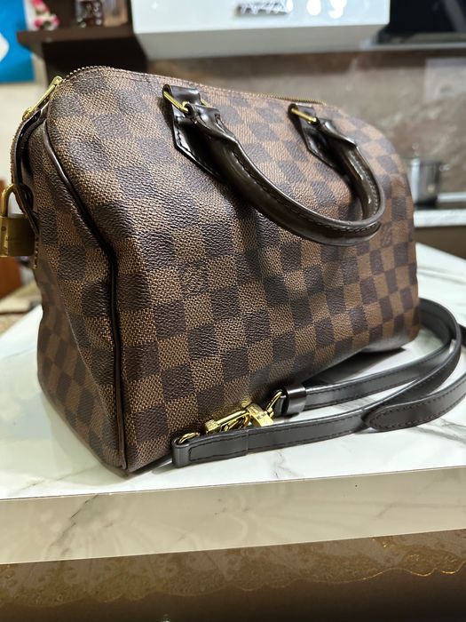 Оригинална чанта на Louis Vuitton
