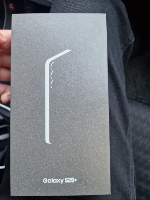 В продаже Самсунг s25+