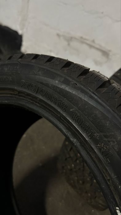 Продам комплект зимних шин R18