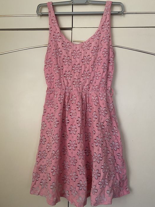 Розова миди рокля