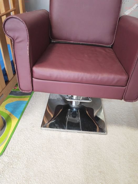 1 Scaun fotoliu salon coafor frizerie folosite doar 1 sapt. SCHIMB