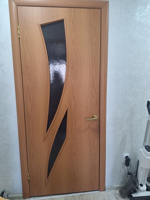 Продам межкомнатные двери.