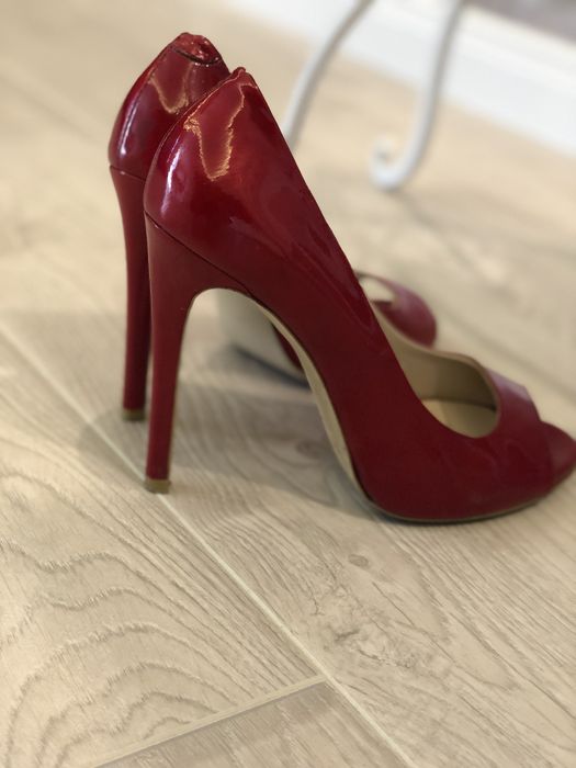 Червени лачени обувки маркови 37 номер
