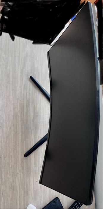 Monitor gaming curbat Acer ca nou